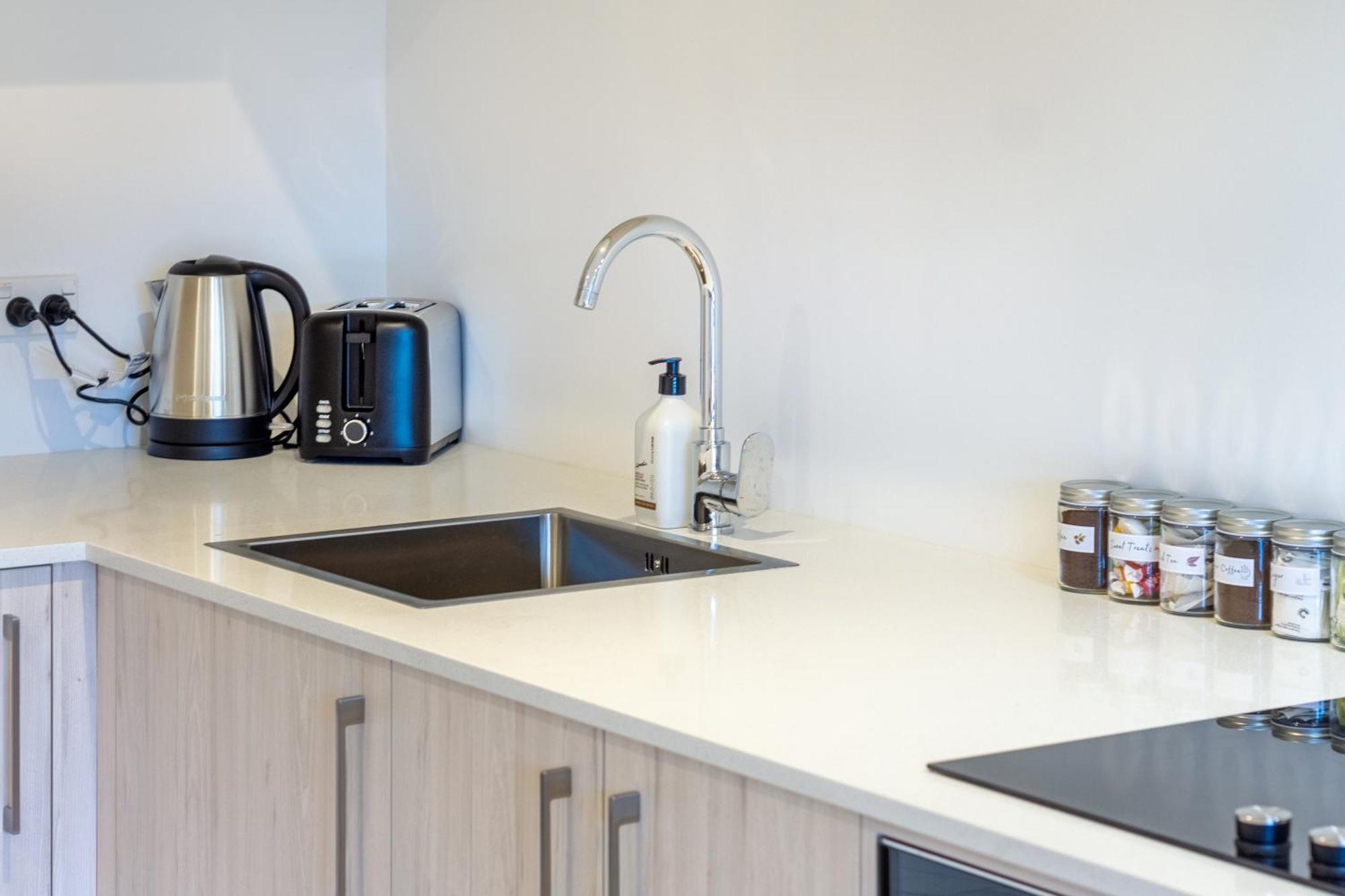 Cityscape Studio: Explore Wilmer Living Christchurch Extérieur photo